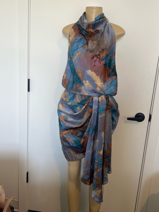 labels Dresses & Skirts - Blue Marble-Print Draped Mini Dress with Sash